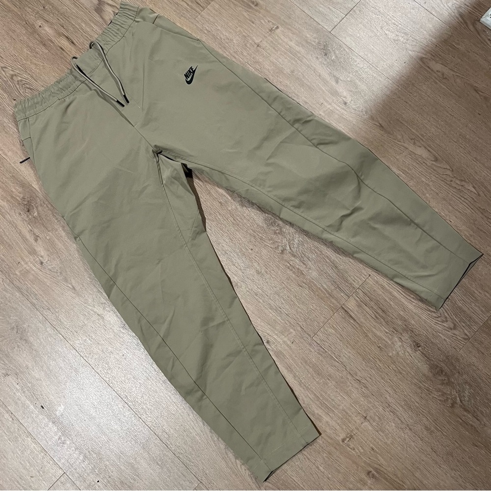 Nike Sportswear Woven Pants Men's  Khaki Tapered Legs Size Medium